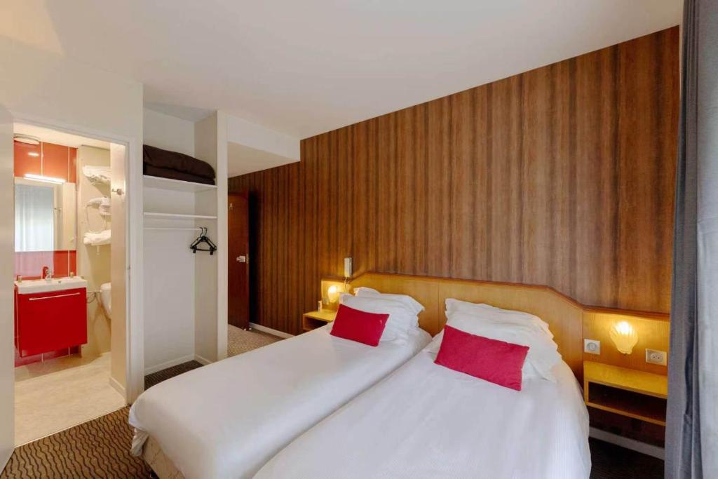 Standard, Twin Beds