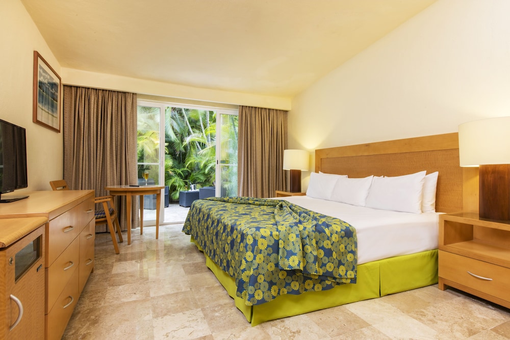 Krystal Vallarta 17/69
