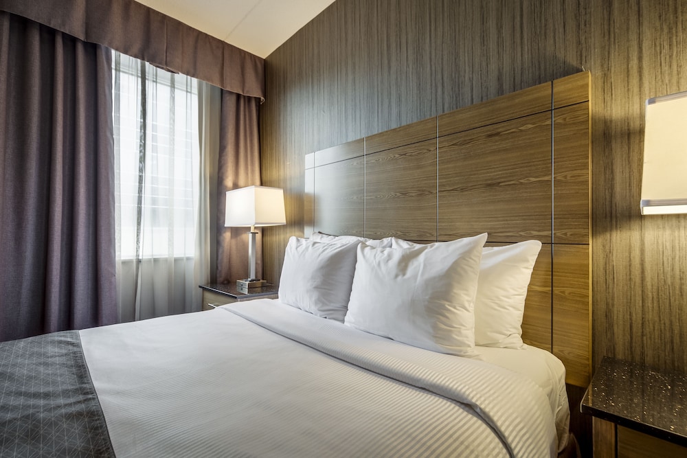 Suite, Queen Bed, Jetted Tub