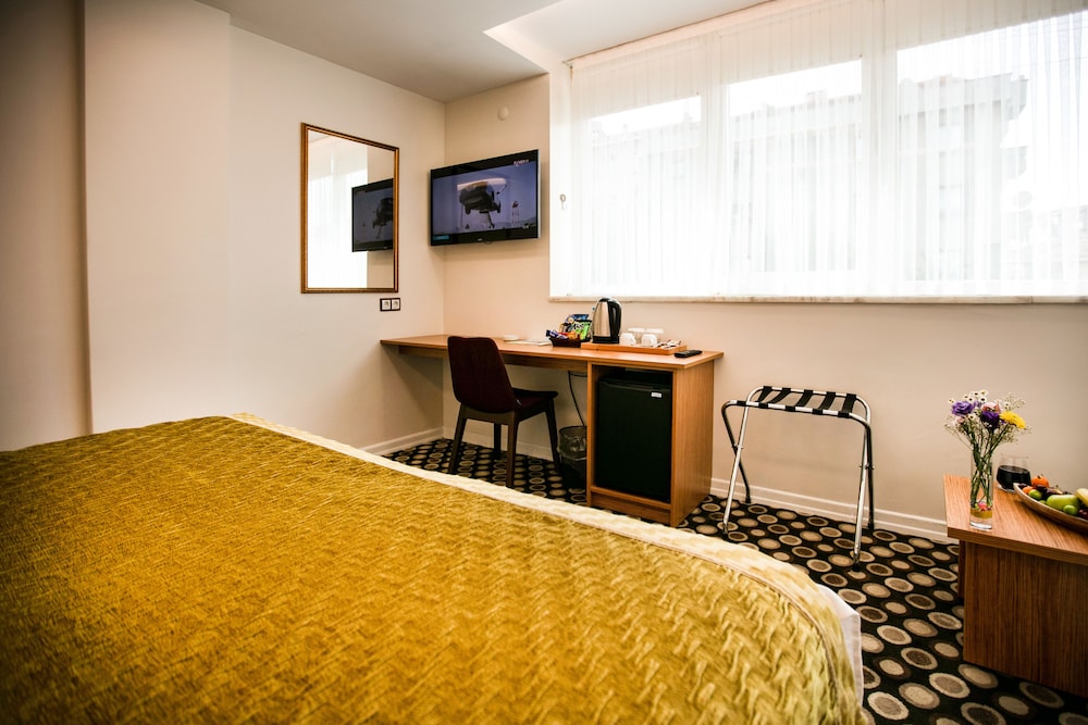 The North Hotel 18/65
