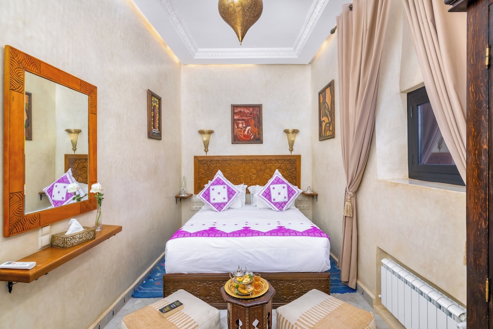 SUPERIOR, DOUBLE BED