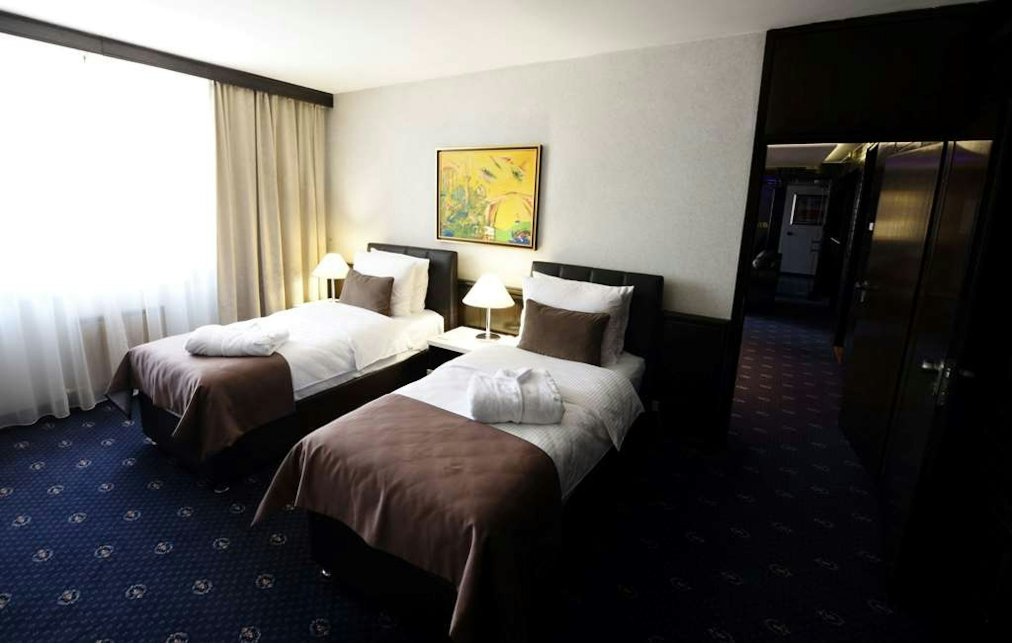 Hotel Holiday 10/23