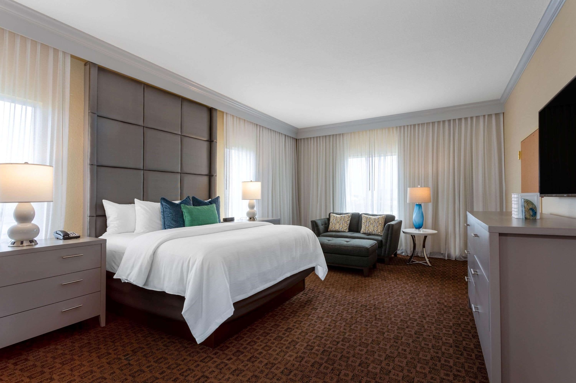 PRESIDENTIAL, SUITE, KING BED