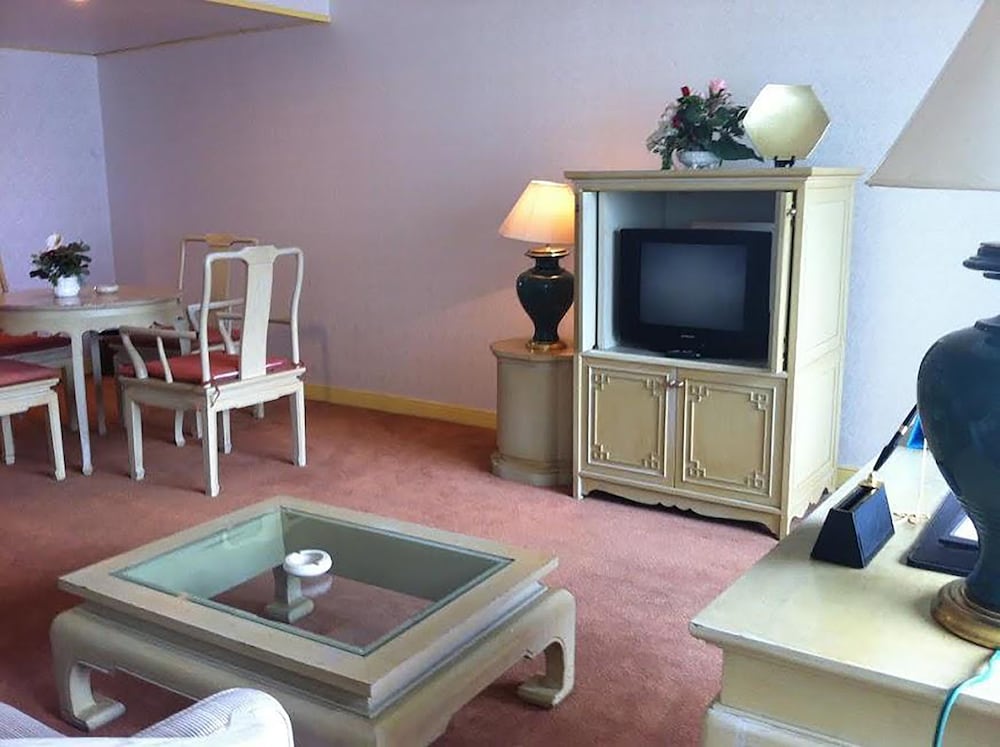 The Regency Hotel Hatyai 36/50