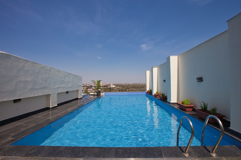 Red Fox Hotel, Alwar 46/50