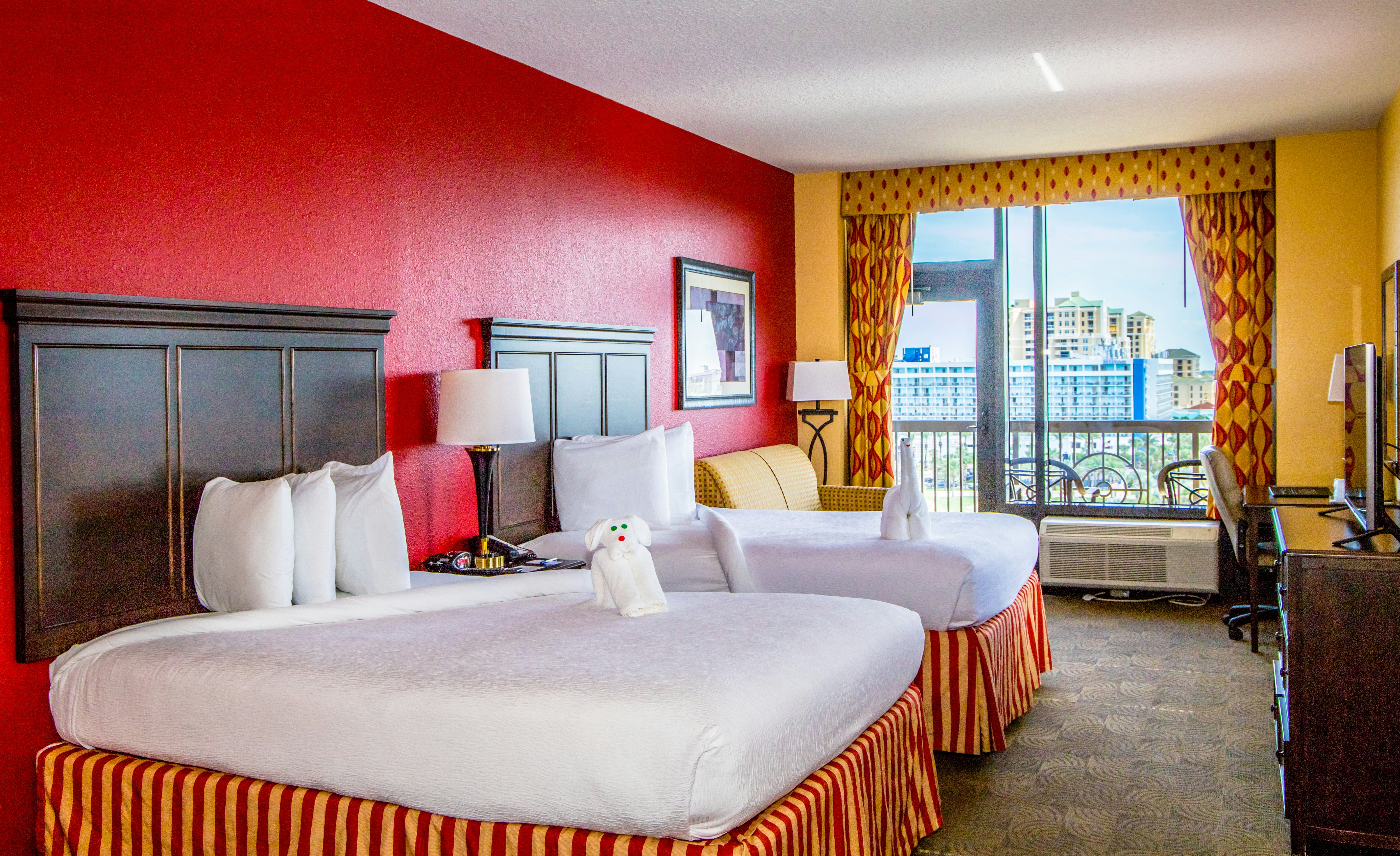 Pier House 60 Marina Hotel 27/67