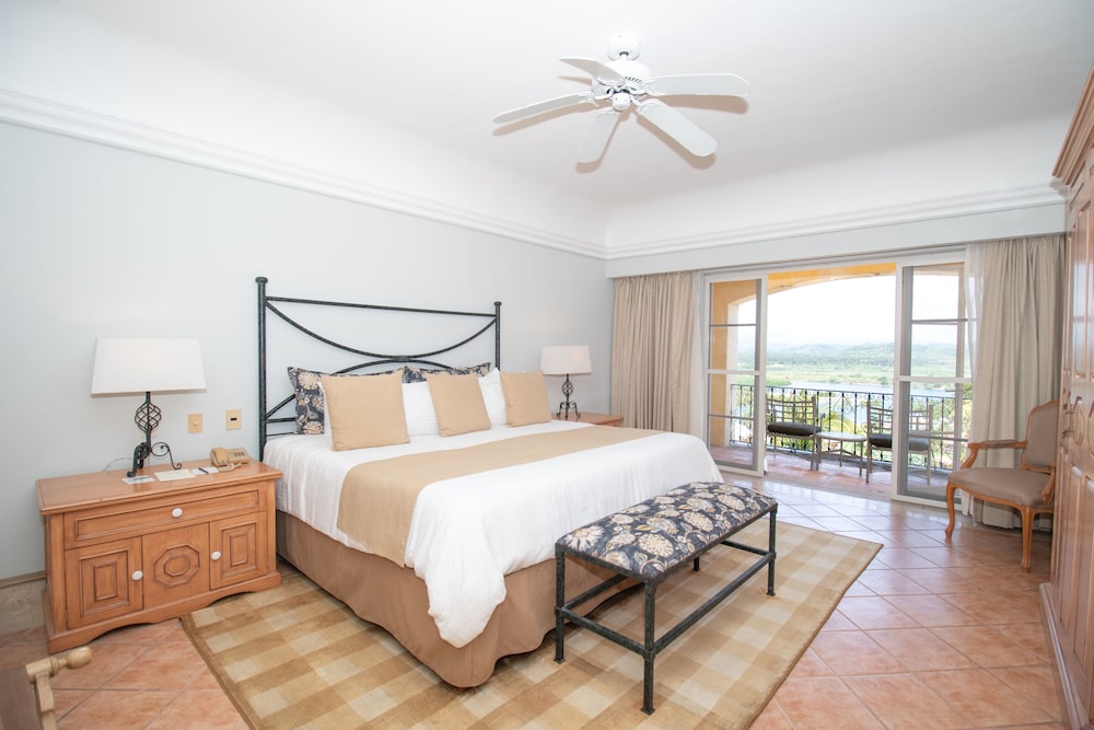Grand Isla Navidad Golf & Spa Resort with Marina 6/50