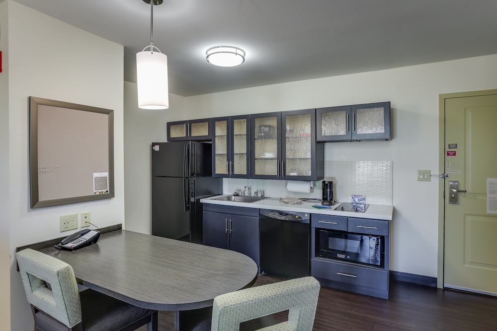 Candlewood Suites College Station At University 35/46