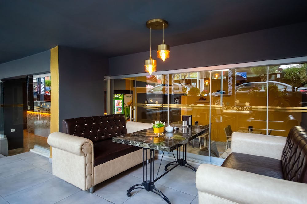 Moonbow Beach Hotel 28/50