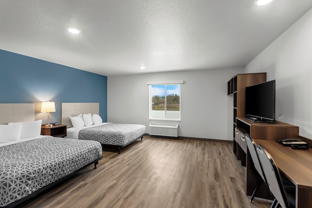 Suite, 2 Queen Beds, Accessible