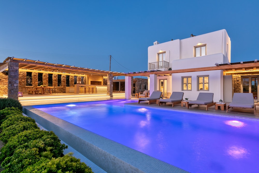 M Mykonos Villas 38/50