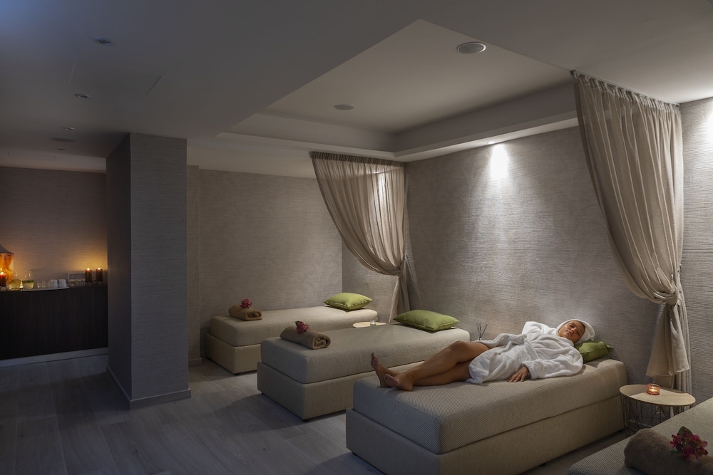 Leonardo Crystal Cove Hotel Spa By the Sea 25/64