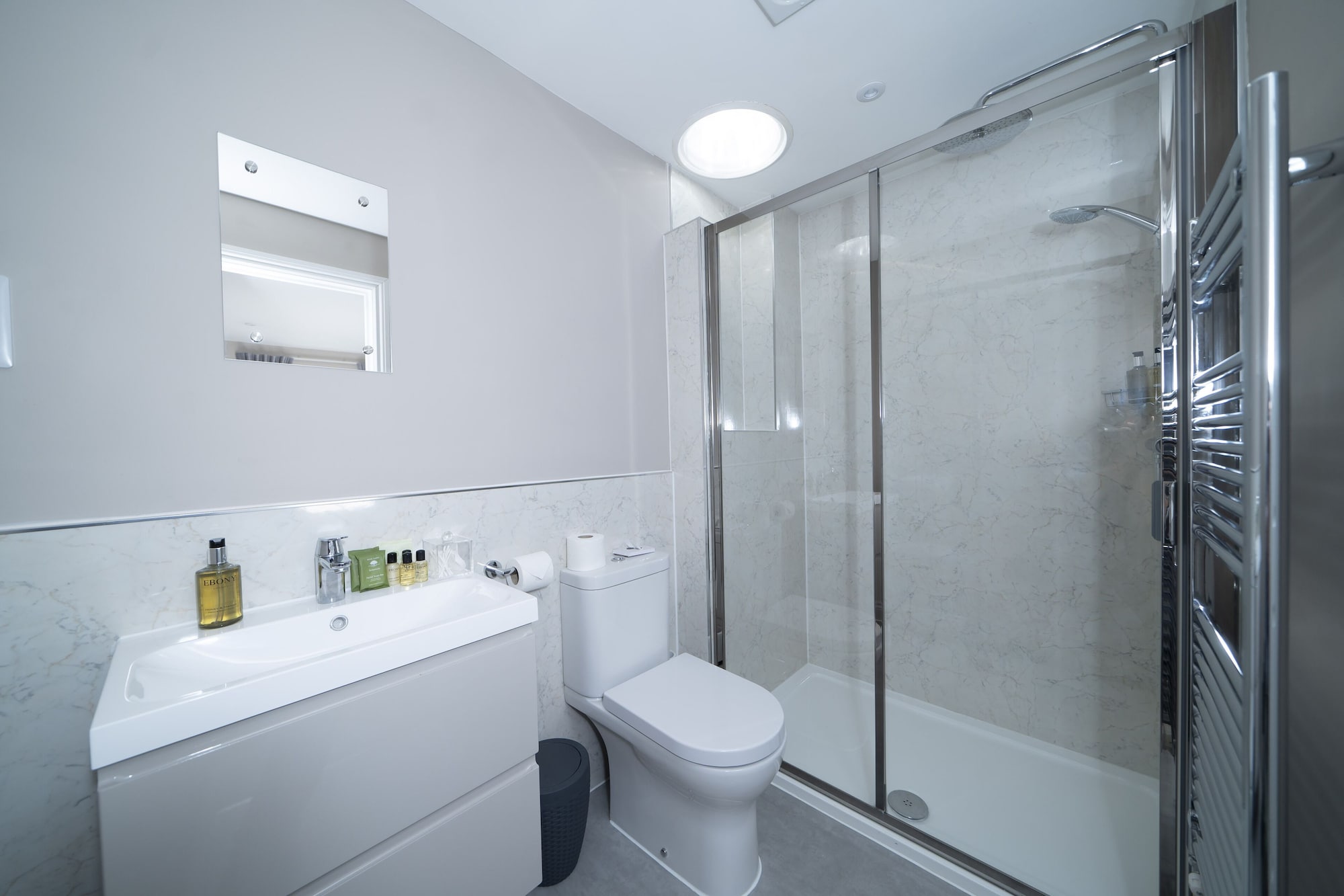 شقة بسرير كوين، Peartree Serviced Apartments 4/6