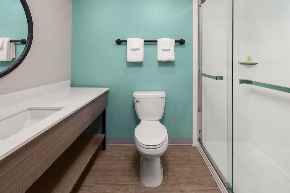 ECHO Suites Extended Stay by Wyndham Fort Worth Alliance 55/59