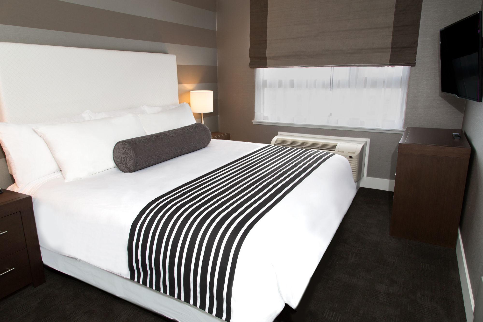Tower, Suite, King Bed