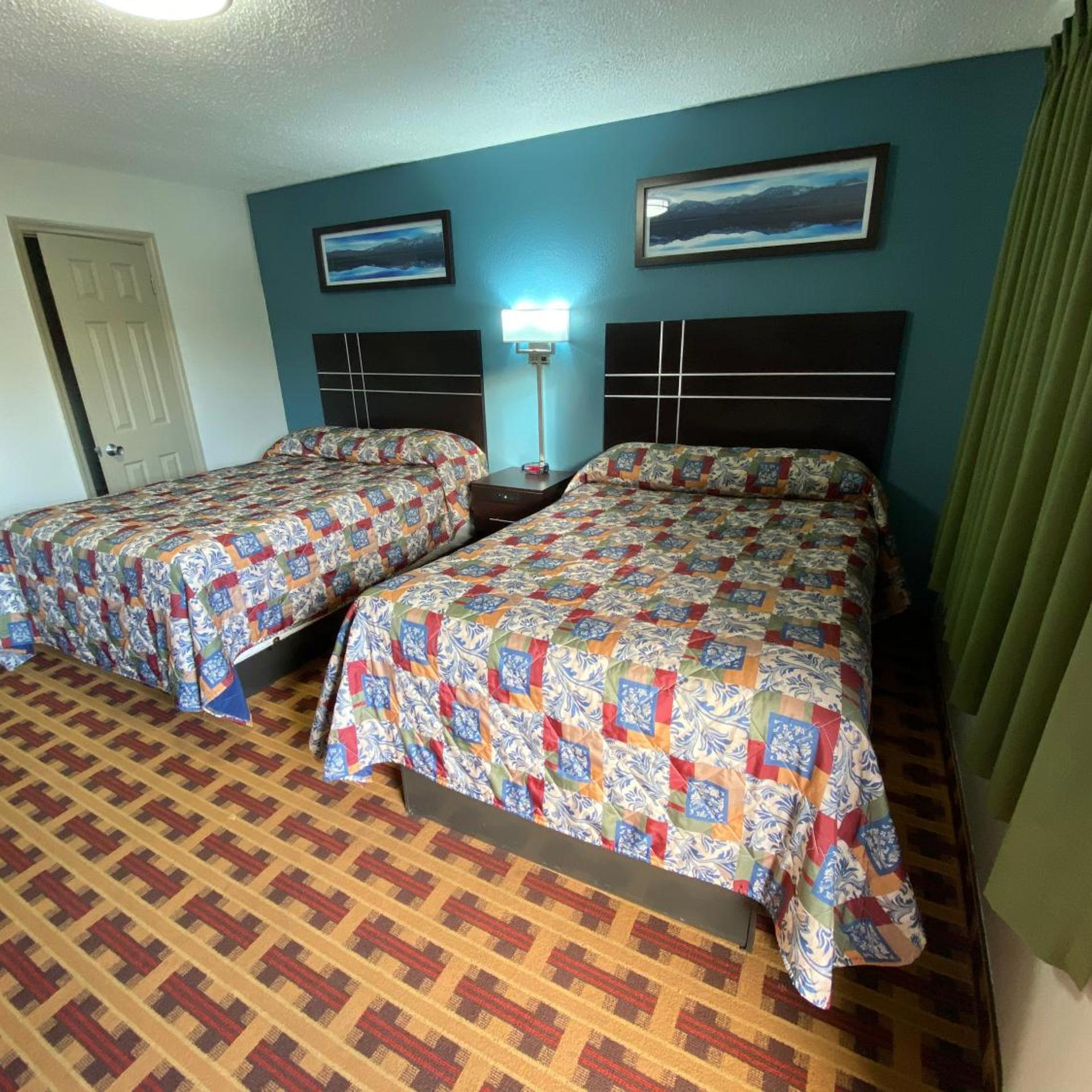Lodge Inn 6/61
