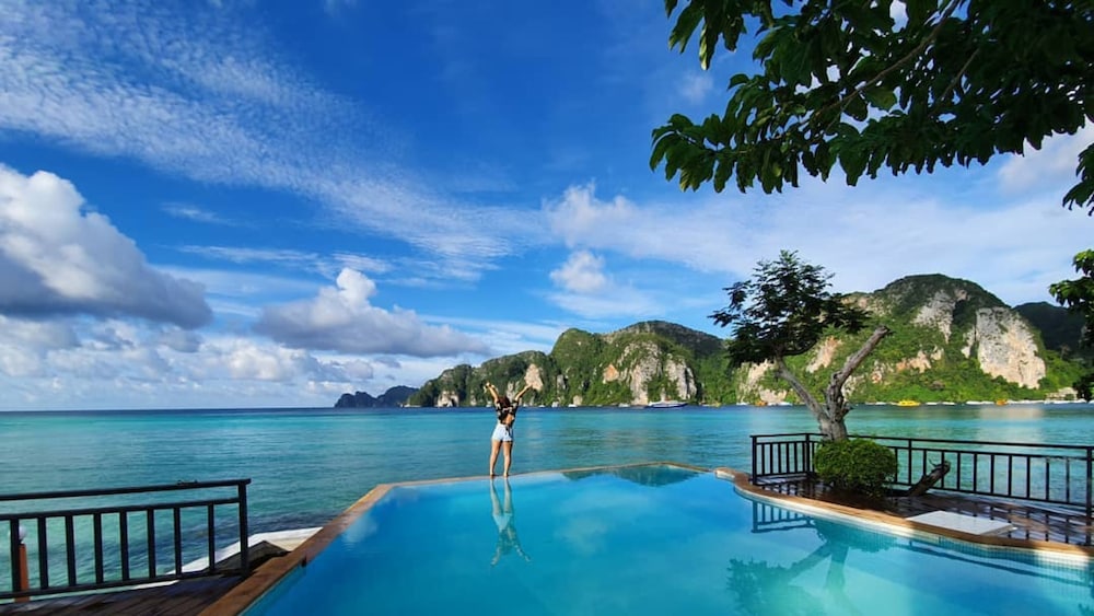 Phi Phi Donchukit Resort 36/40