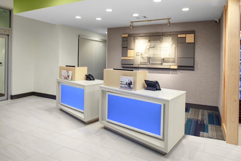 Holiday Inn Express Suites Houston Nw Cypress Grand Pky 7/63
