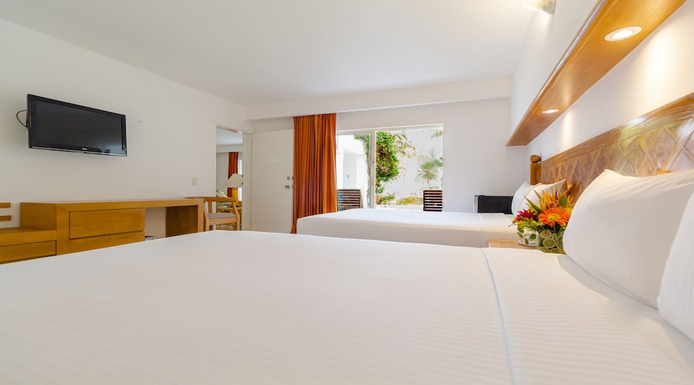 Beachscape Kin Ha Villas and Suites 48/89