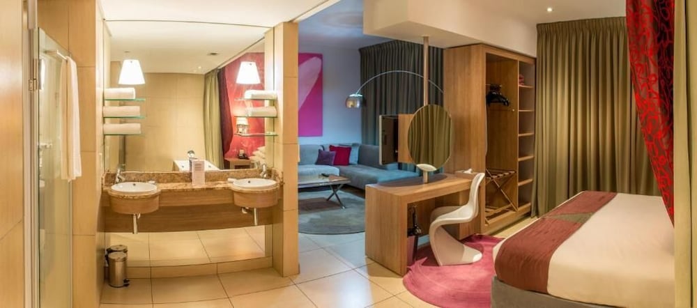 Rio Hotel 35/57