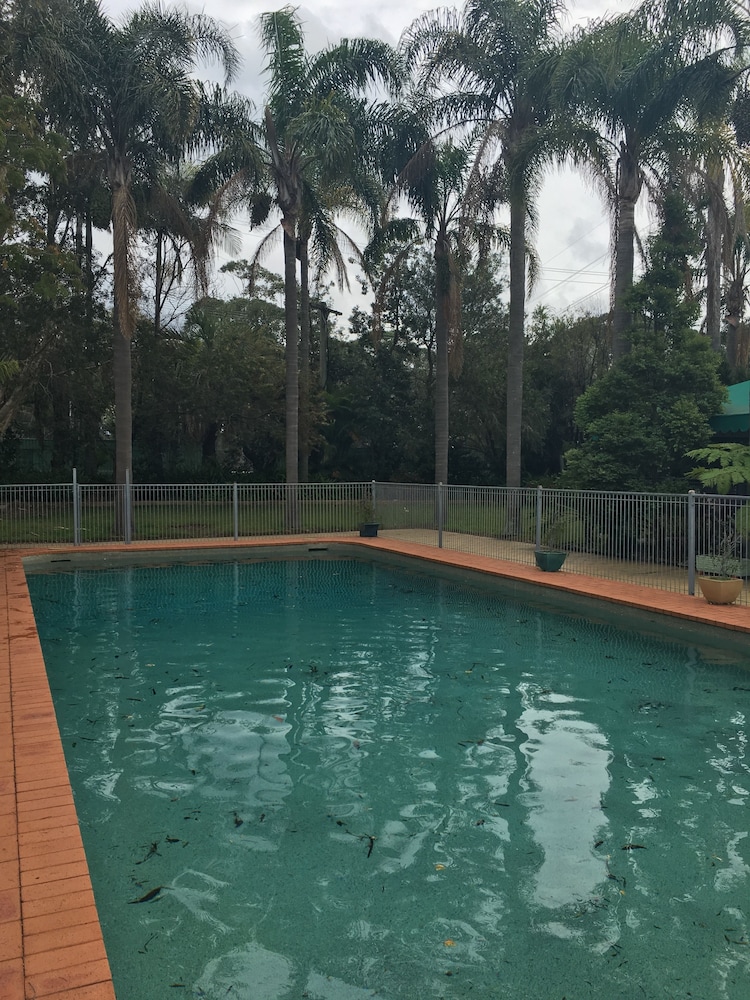 ABCOT INN 52/58