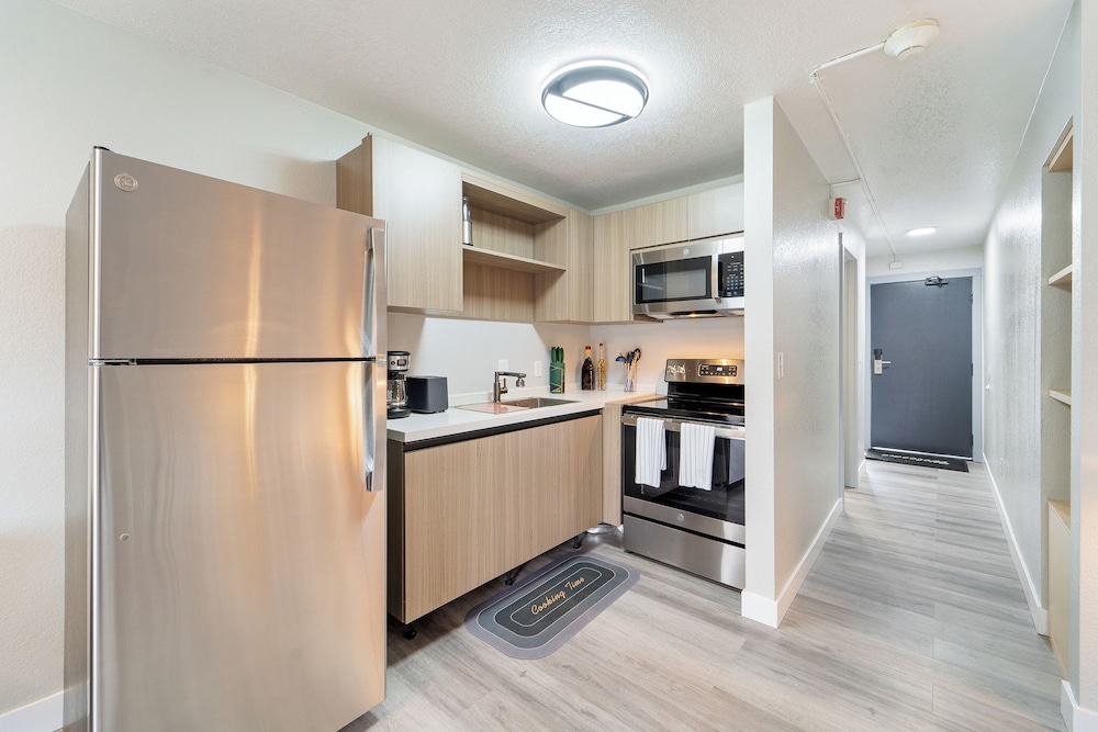 Interurban Suites Hotel, a Dazzler Select by Wyndham 7/69