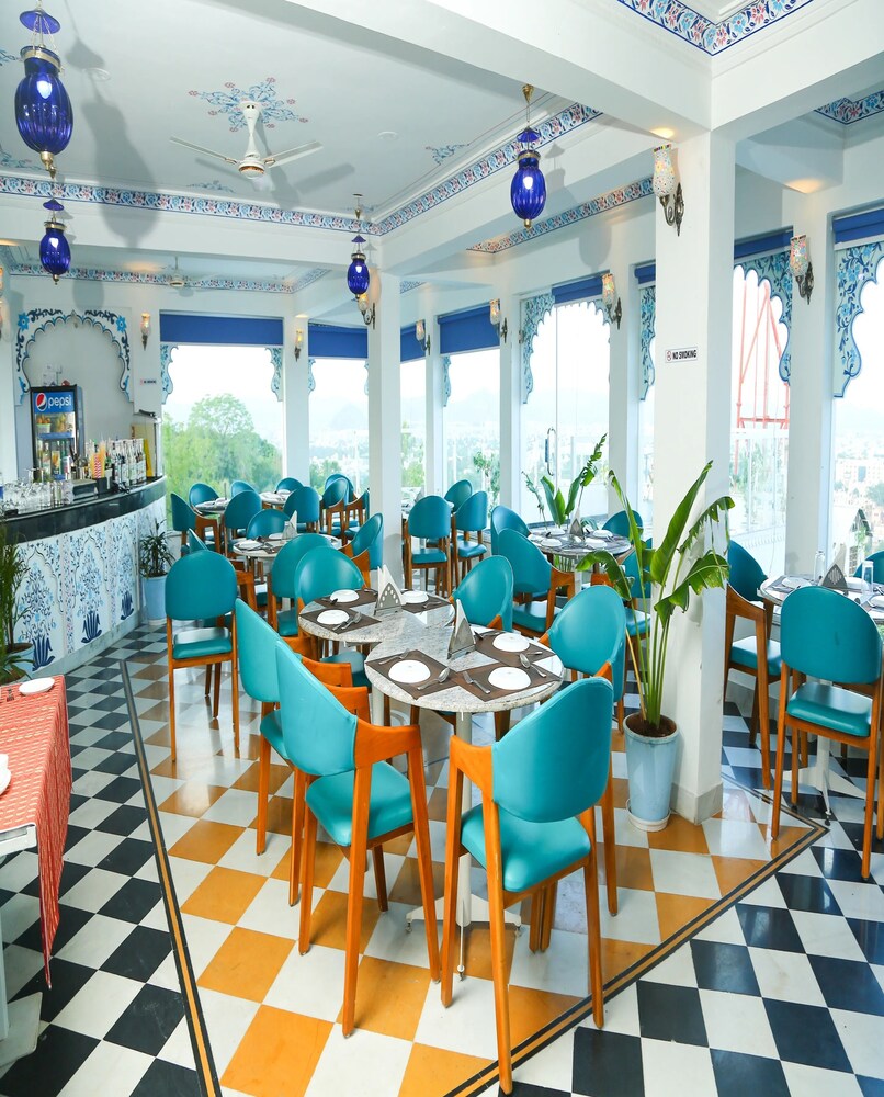 Hotel Darbargarh Udaipur 30/50
