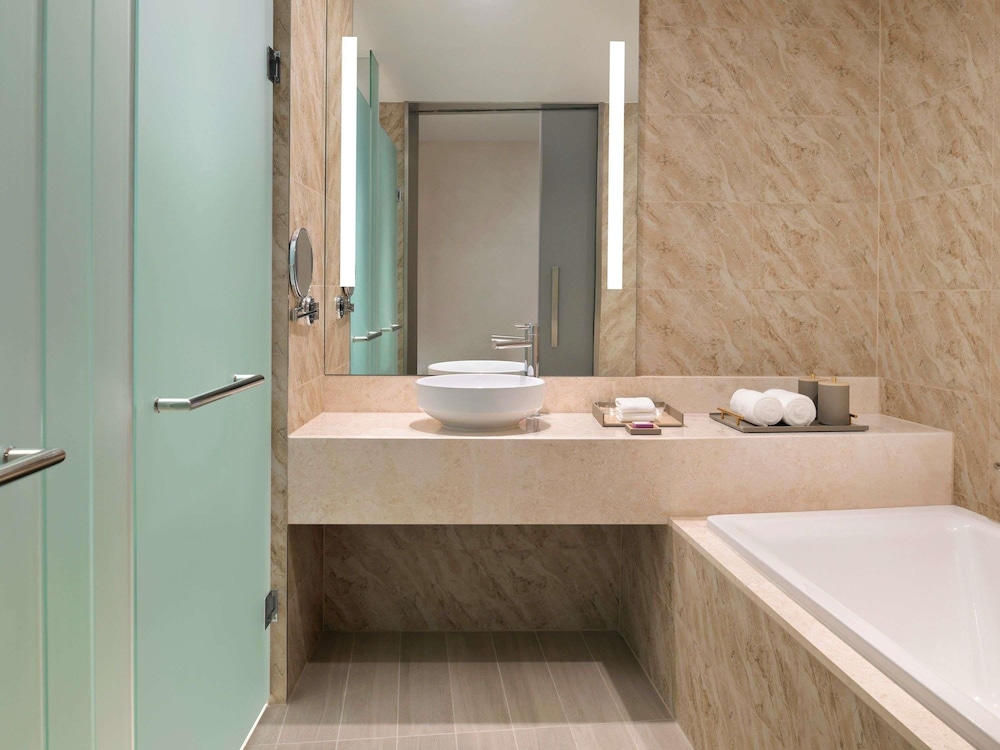 Movenpick Hotel and Hotel Apartments Ghala Muscat 49/50