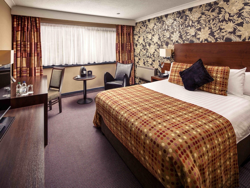 Mercure Livingston Hotel 23/71