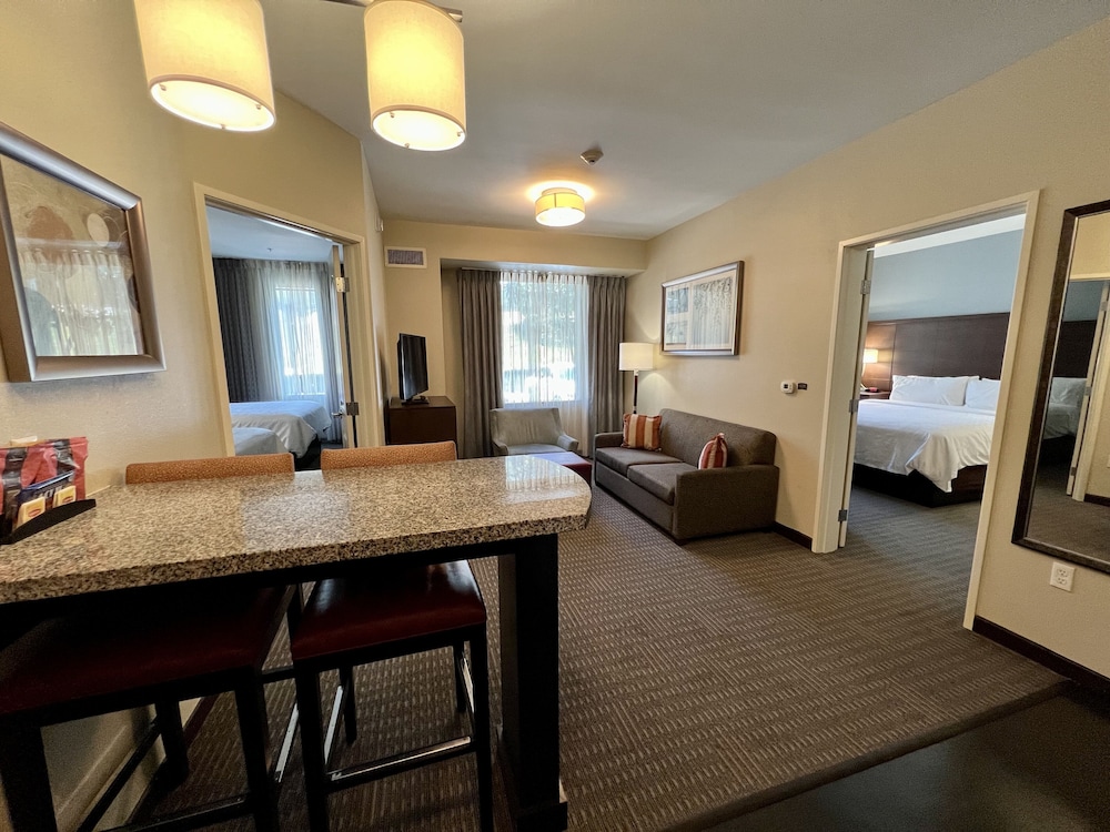 Staybridge Suites Carlsbad/San Diego 46/73