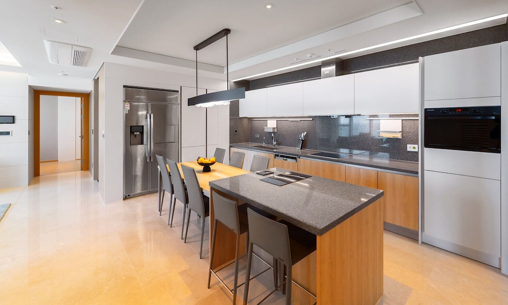NEWCZ LCT RESIDENCE 27/48