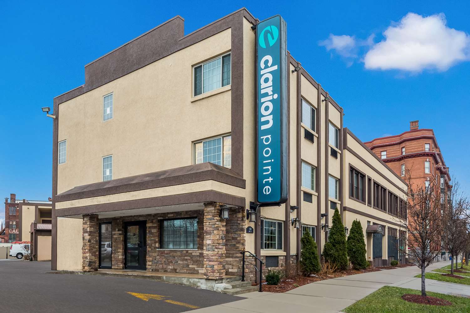Clarion Pointe Syracuse Downtown 27/29