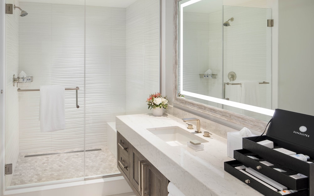 Sunsuite, 2 Bedrooms, Accessible