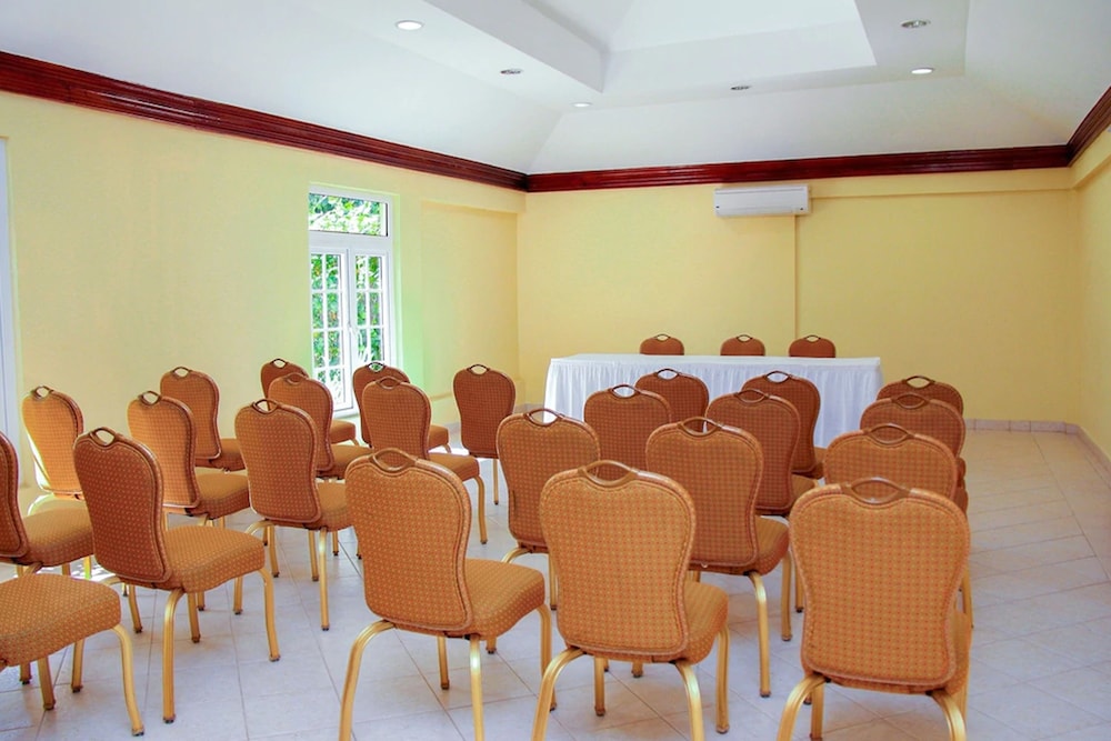 Rooms On The Beach Negril 20/26