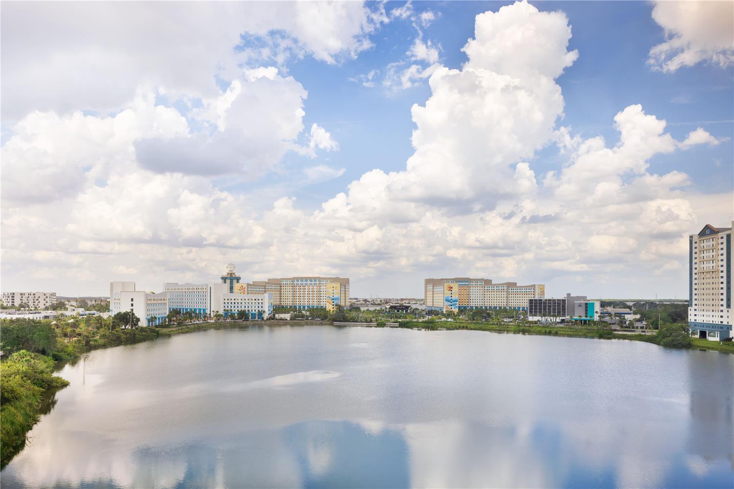 Ramada Plaza by Wyndham Orlando Resort & Suites Intl Drive 19/22