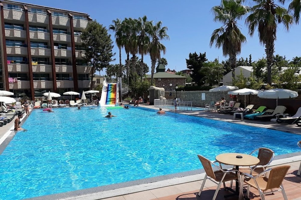 CLUB TESS HOTEL 35/47