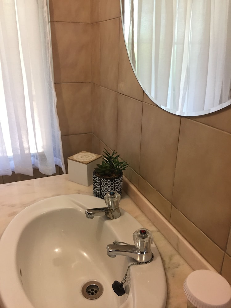 Buya Futhi Bed &amp; Breakfast 36/38
