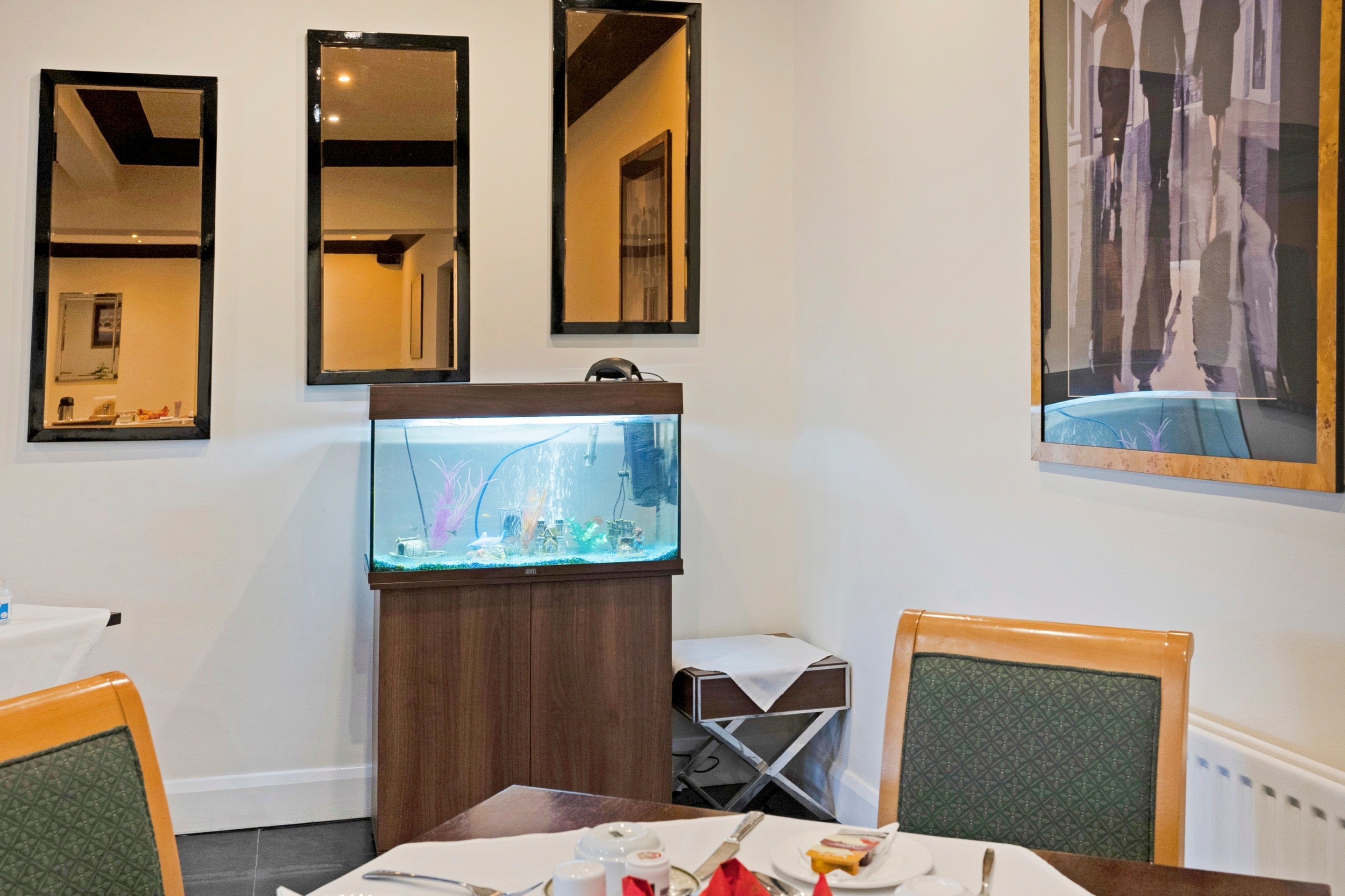 OYO The Baltimore Hotel 28/70