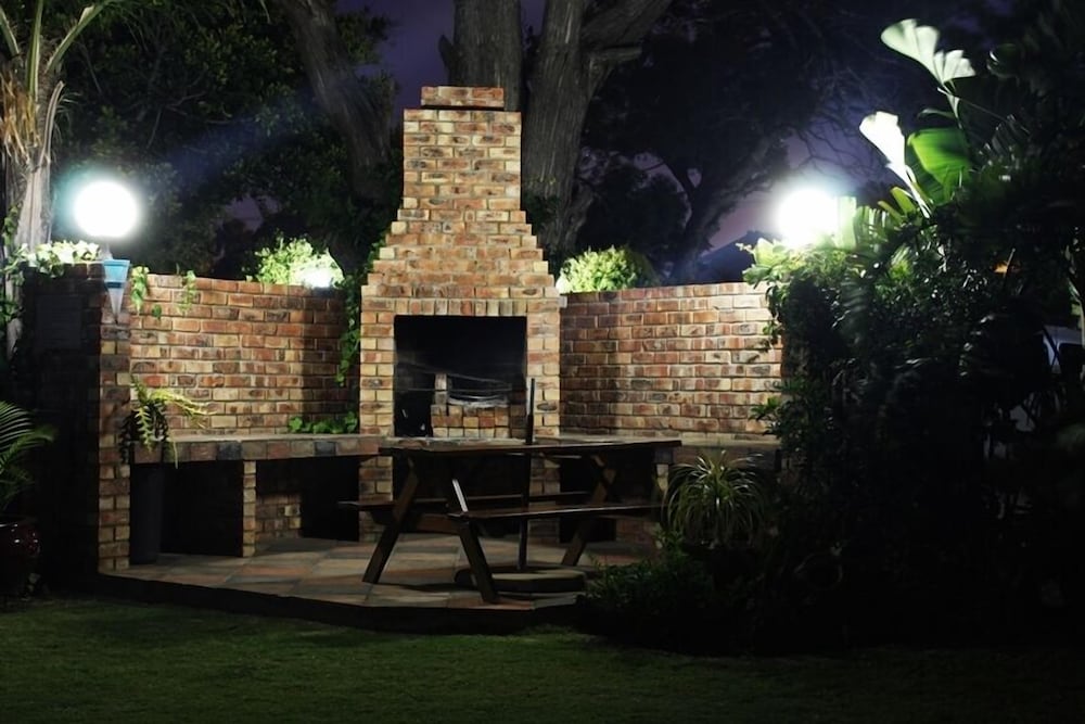 Amani Guest Lodge 32/41
