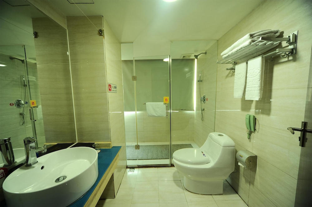 Junshan Hotel 13/75