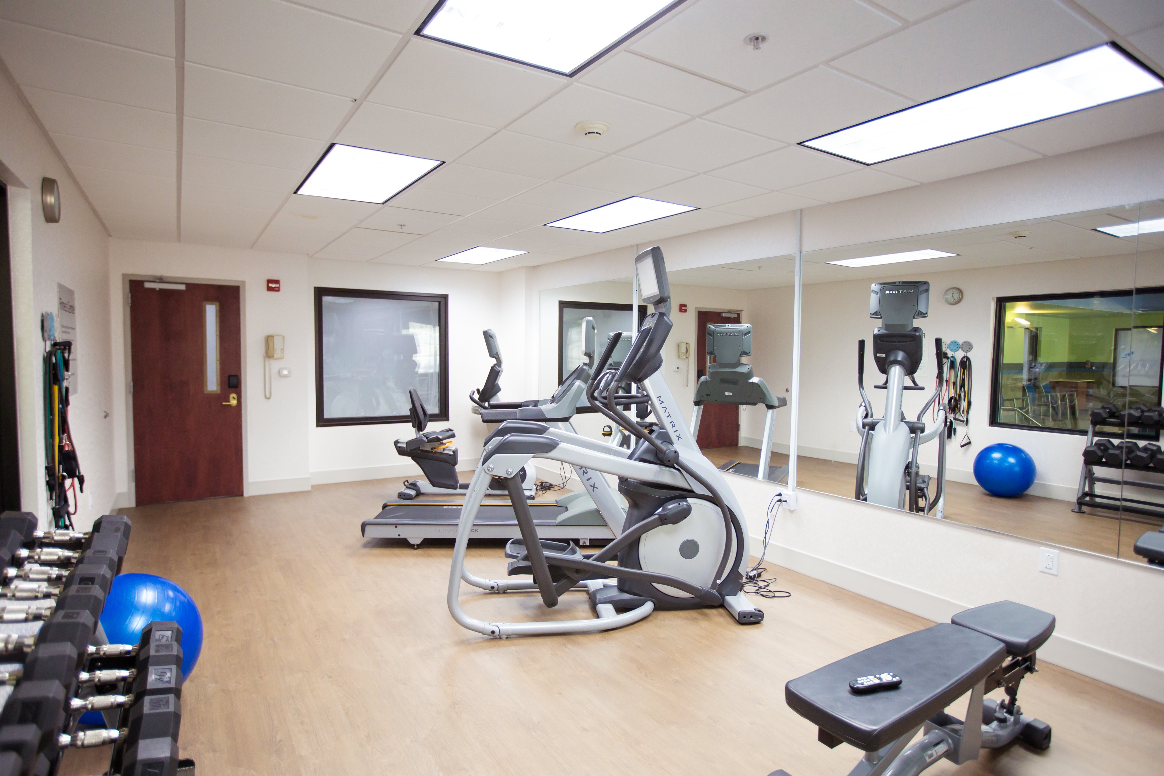 Holiday Inn Express Hoteland Suites Knoxville Farragut 40/63