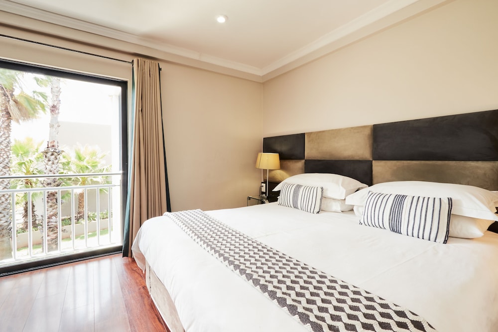 The Lakes Boutique Lodge 7/50