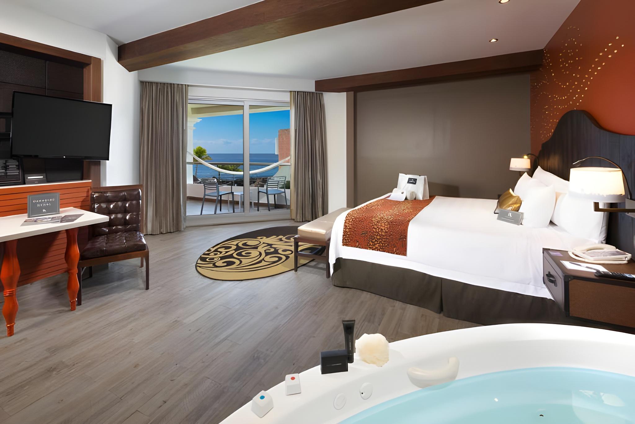 Royal, Rock, Double Bed, Partial Ocean View