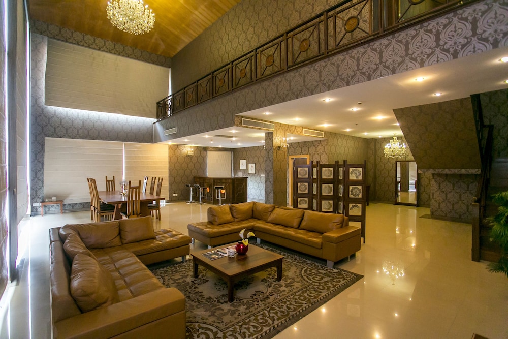 Lagos Oriental Hotel 50/74