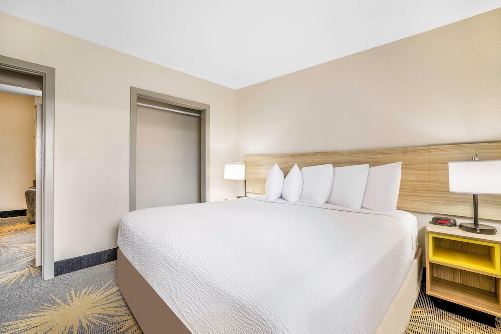 جناح بسرير كينج، Days Inn by Wyndham Cortez 6/9