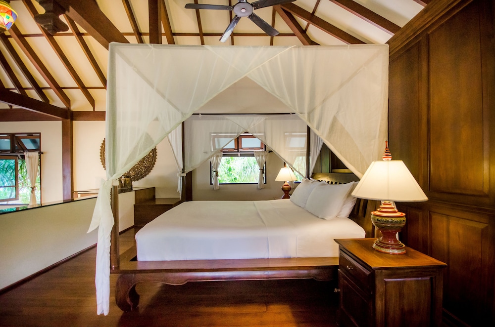 Koh Jum Beach Villas 14/76