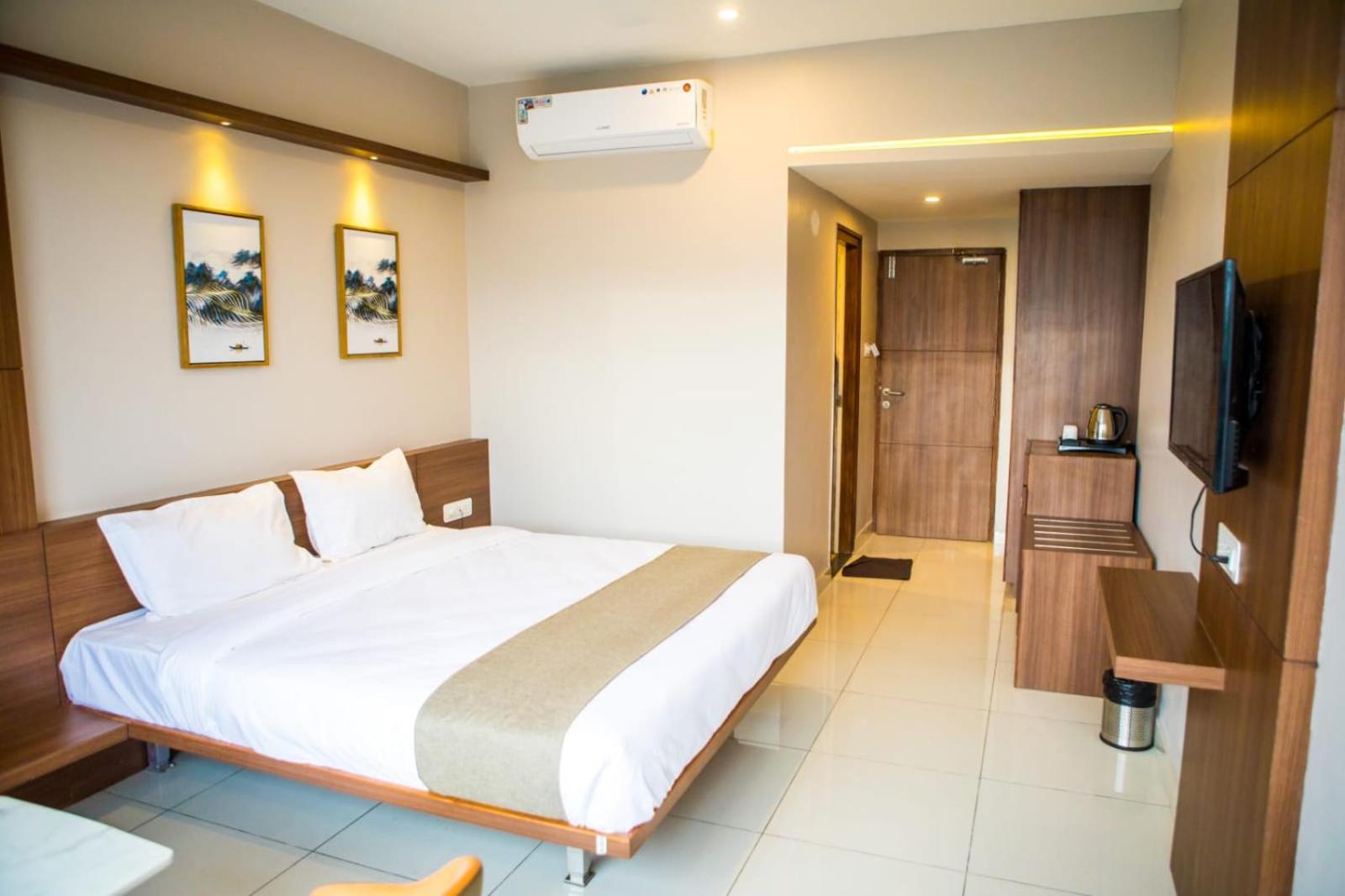 Samasth Palatial by Yuvraj group of Hotels 14/30