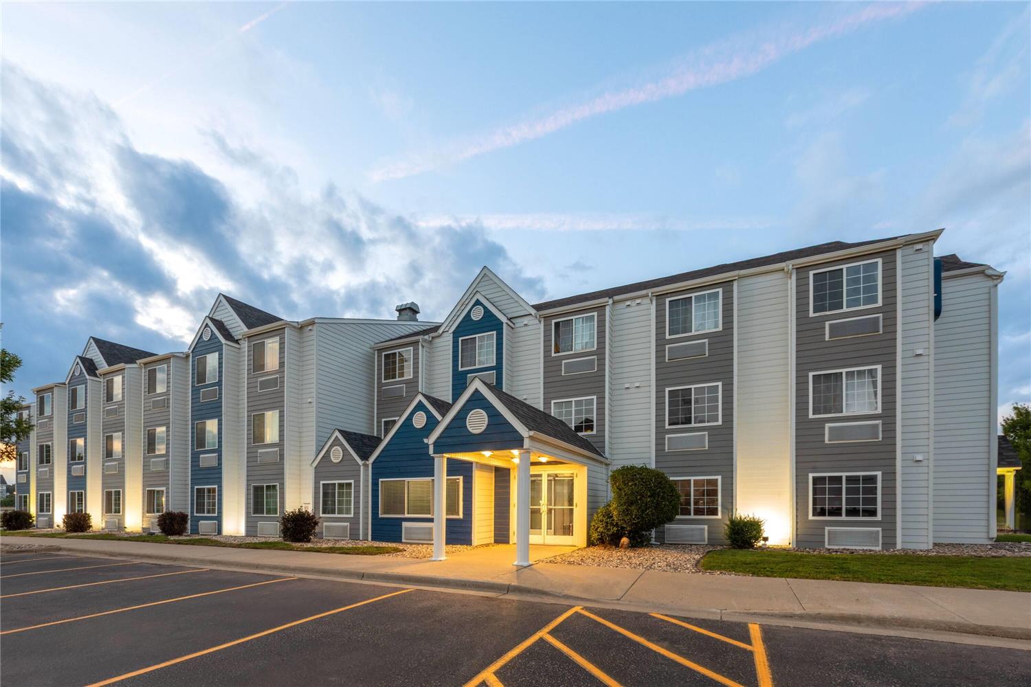 Microtel Inn Suites By Wyndham Sioux Falls 37/40