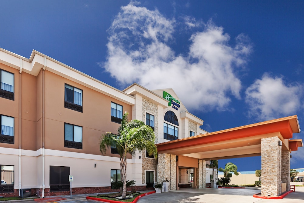 Holiday Inn Express Hotel And Suites Houston East 3/50