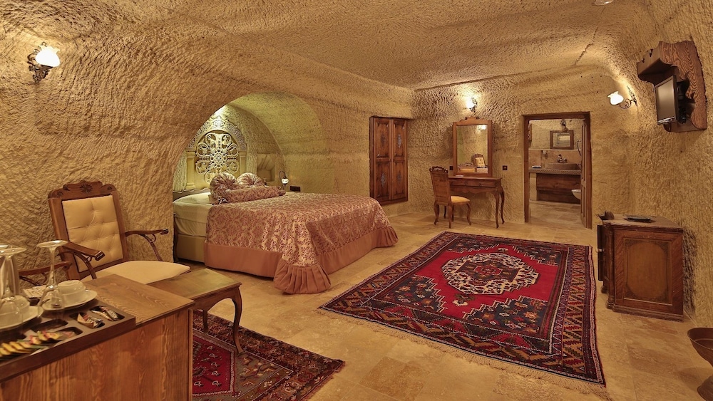 Phocas Cave Suites 36/71